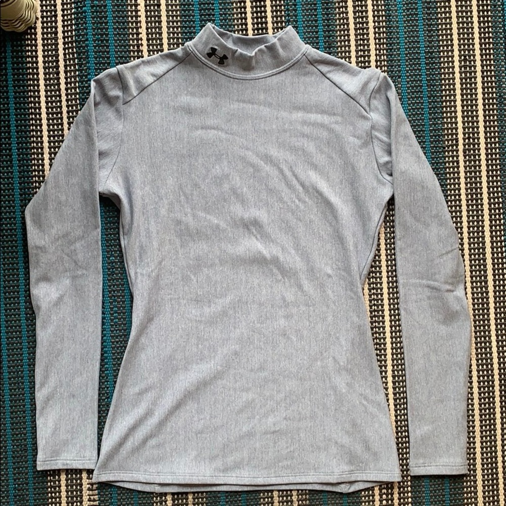 Under Armour top